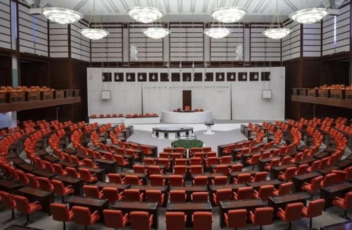 200’ün Üzerinde Eski Siyasetçiden Yeni Anayasa Çağrısı